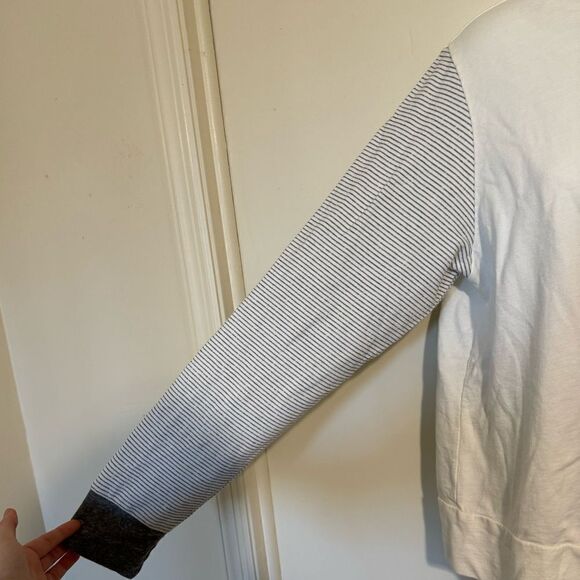 Monrow Striped Sleeve Sweatshirt - Picture 6 of 9